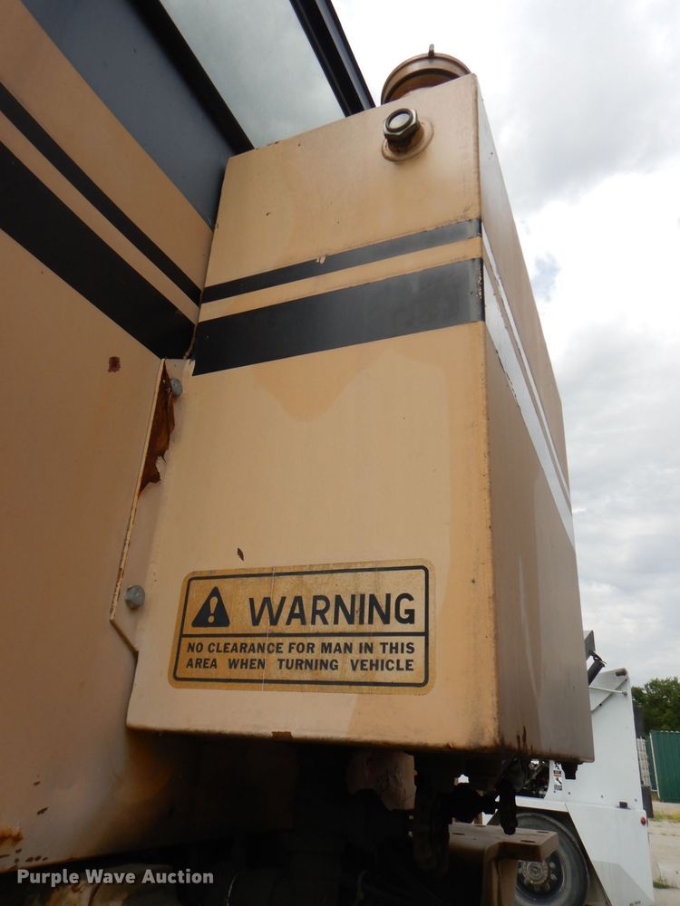 image for item DG1139 1990 Ag-Chem TerraGator 004 manure spreader