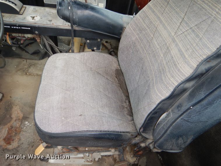 image for item DG1139 1990 Ag-Chem TerraGator 004 manure spreader