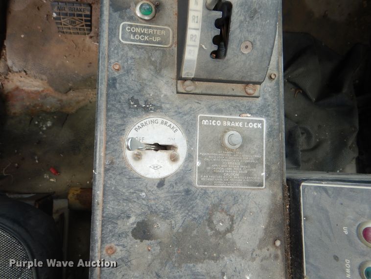 image for item DG1139 1990 Ag-Chem TerraGator 004 manure spreader