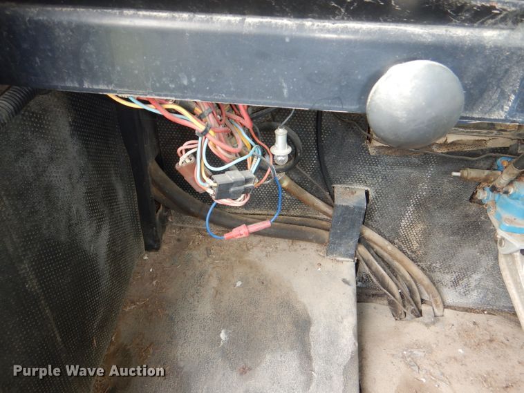 image for item DG1139 1990 Ag-Chem TerraGator 004 manure spreader