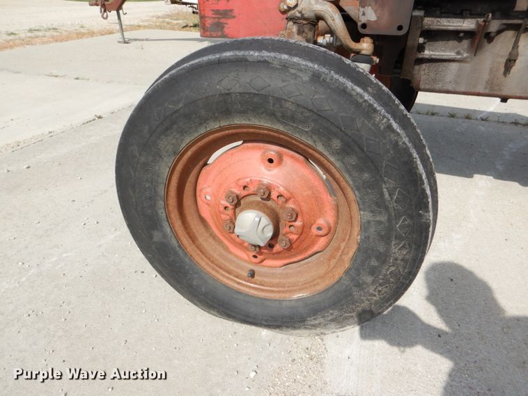 image for item DG1140 1974 Massey-Ferguson 165 tractor