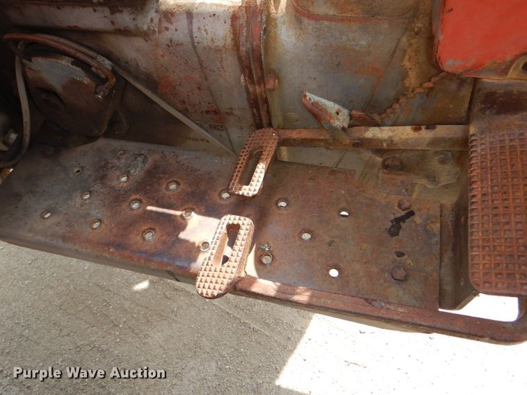 image for item DG1140 1974 Massey-Ferguson 165 tractor