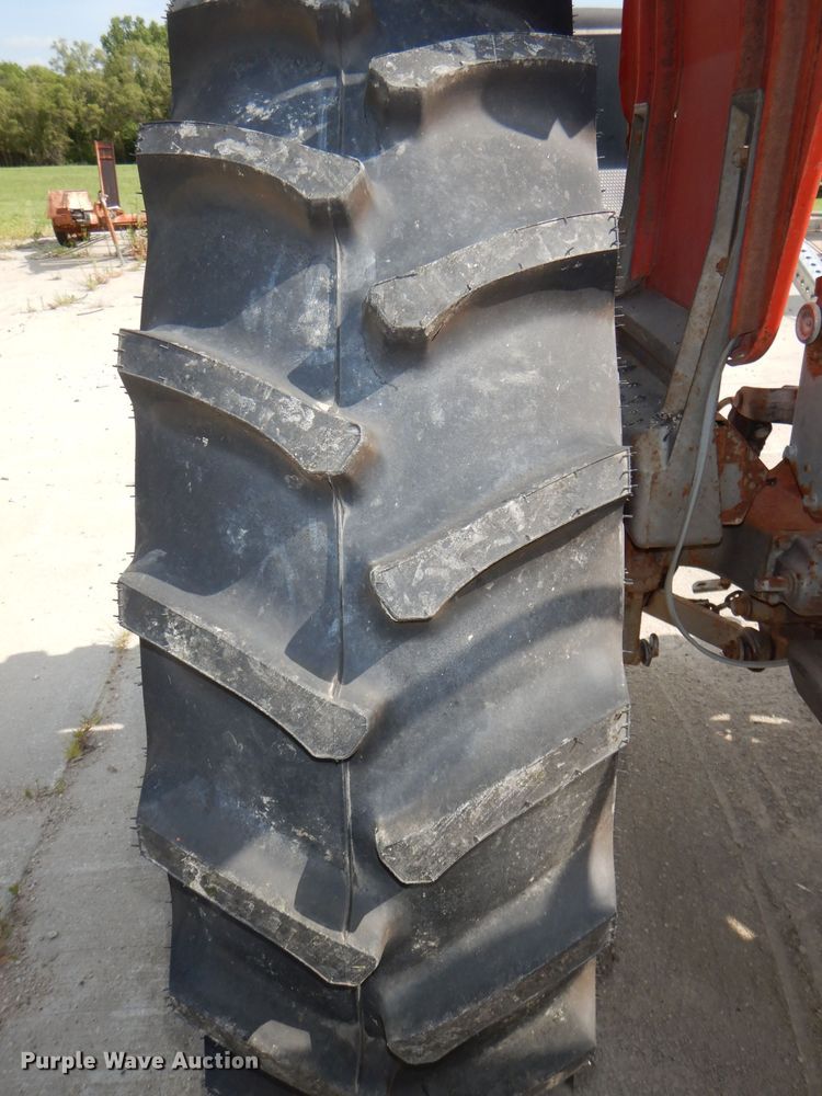 image for item DG1140 1974 Massey-Ferguson 165 tractor