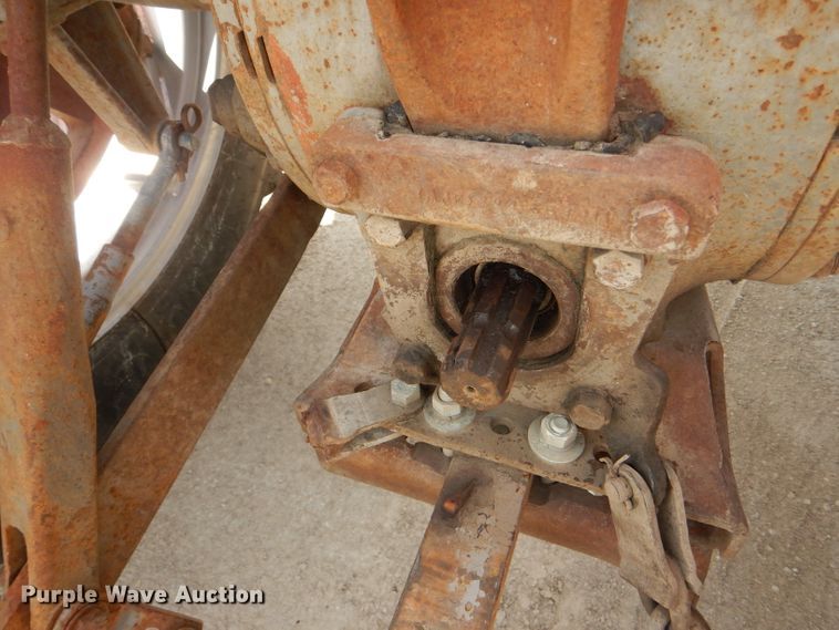 image for item DG1140 1974 Massey-Ferguson 165 tractor