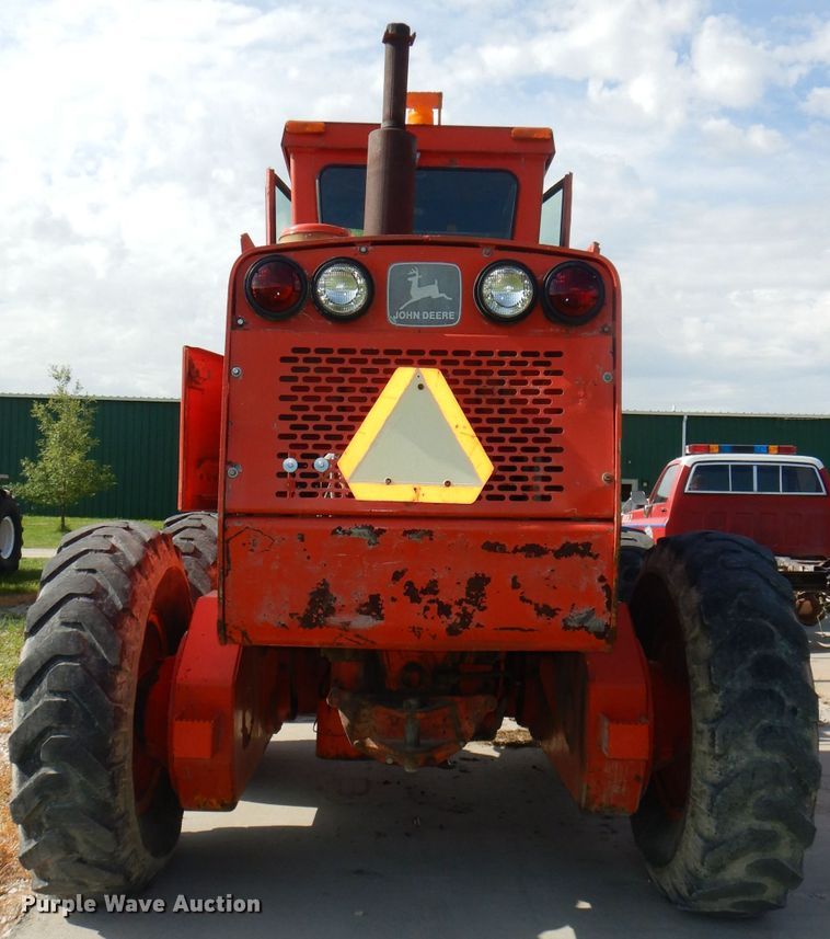 image for item DG1141 1980 John Deere 670A motor grader