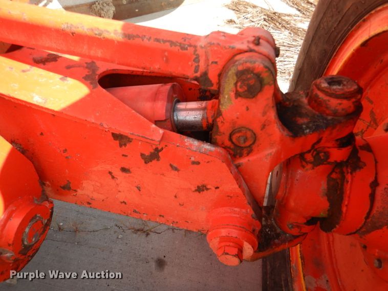 image for item DG1141 1980 John Deere 670A motor grader