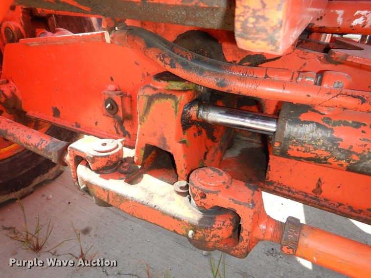 image for item DG1141 1980 John Deere 670A motor grader