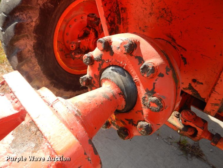 image for item DG1141 1980 John Deere 670A motor grader