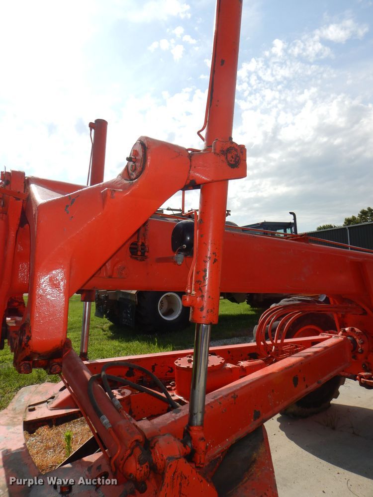 image for item DG1141 1980 John Deere 670A motor grader