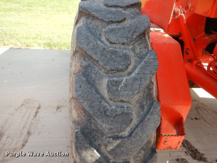 image for item DG1141 1980 John Deere 670A motor grader