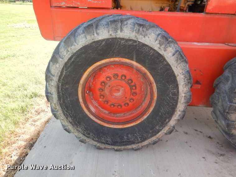 image for item DG1141 1980 John Deere 670A motor grader