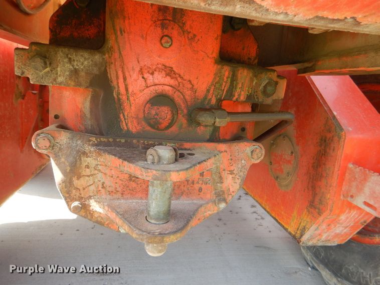 image for item DG1141 1980 John Deere 670A motor grader