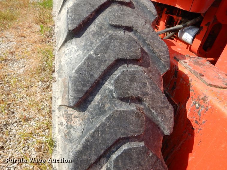 image for item DG1141 1980 John Deere 670A motor grader