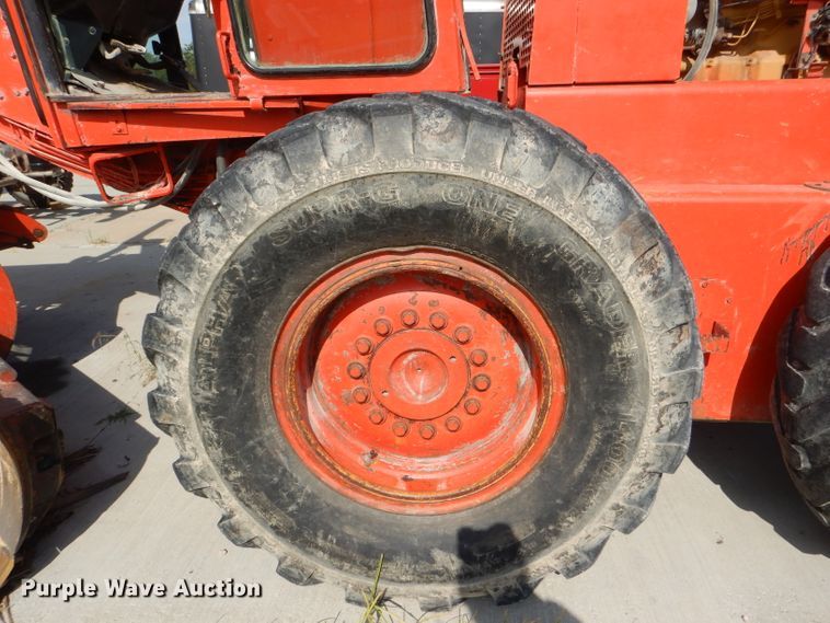 image for item DG1141 1980 John Deere 670A motor grader