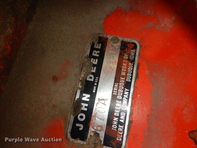 image for item DG1141 1980 John Deere 670A motor grader