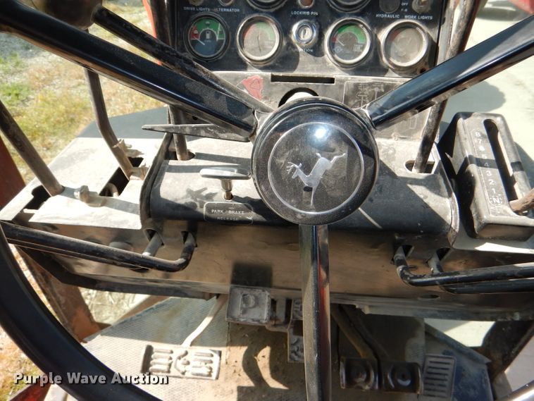 image for item DG1141 1980 John Deere 670A motor grader