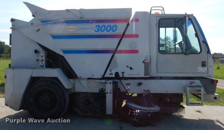 image for item DG1142 2000 Johnston 3000 street sweeper