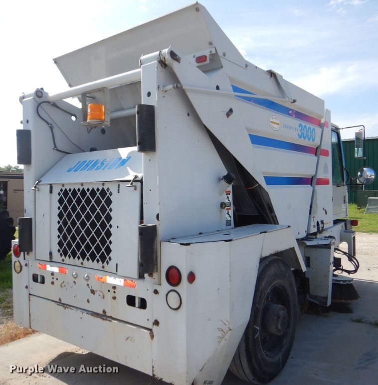 image for item DG1142 2000 Johnston 3000 street sweeper