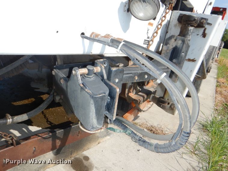 image for item DG1142 2000 Johnston 3000 street sweeper