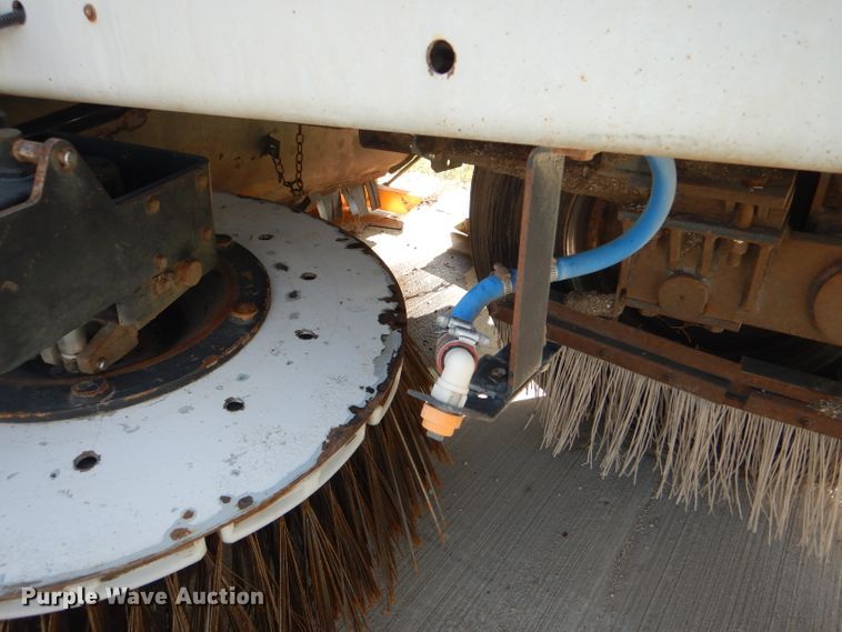 image for item DG1142 2000 Johnston 3000 street sweeper
