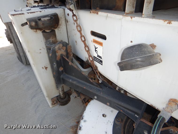 image for item DG1142 2000 Johnston 3000 street sweeper