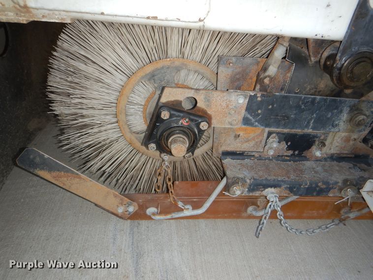 image for item DG1142 2000 Johnston 3000 street sweeper