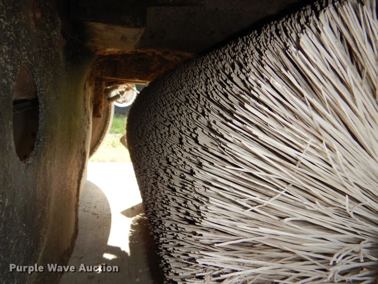 image for item DG1142 2000 Johnston 3000 street sweeper