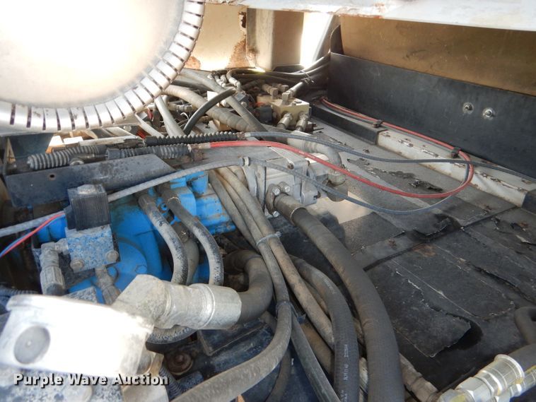 image for item DG1142 2000 Johnston 3000 street sweeper