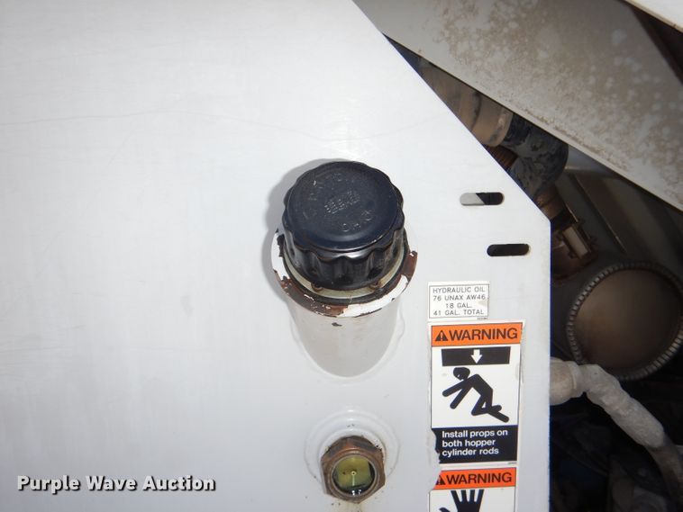 image for item DG1142 2000 Johnston 3000 street sweeper