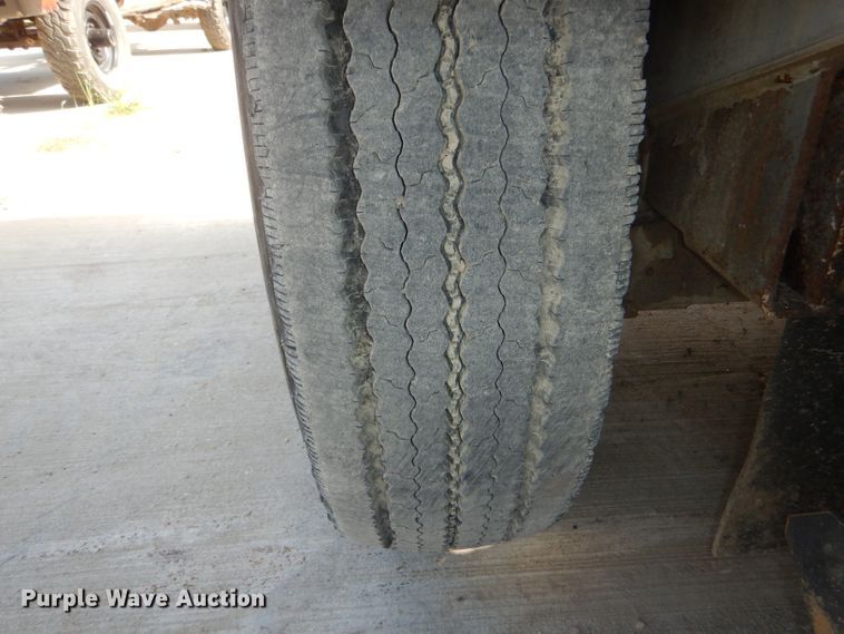 image for item DG1142 2000 Johnston 3000 street sweeper