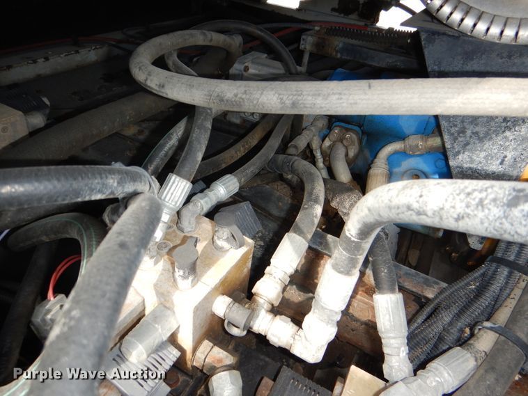 image for item DG1142 2000 Johnston 3000 street sweeper