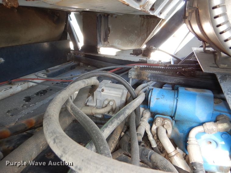 image for item DG1142 2000 Johnston 3000 street sweeper