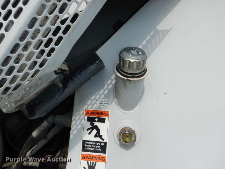 image for item DG1142 2000 Johnston 3000 street sweeper