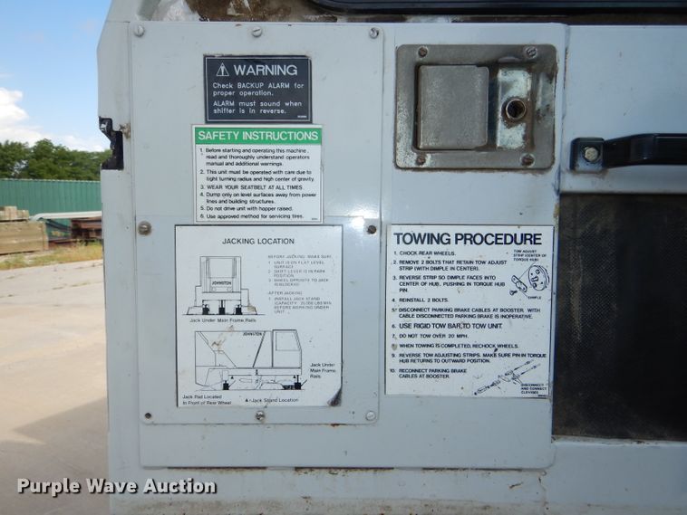 image for item DG1142 2000 Johnston 3000 street sweeper