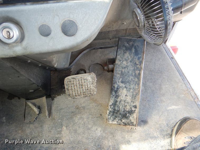 image for item DG1142 2000 Johnston 3000 street sweeper