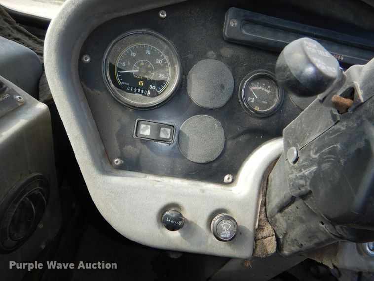 image for item DG1142 2000 Johnston 3000 street sweeper