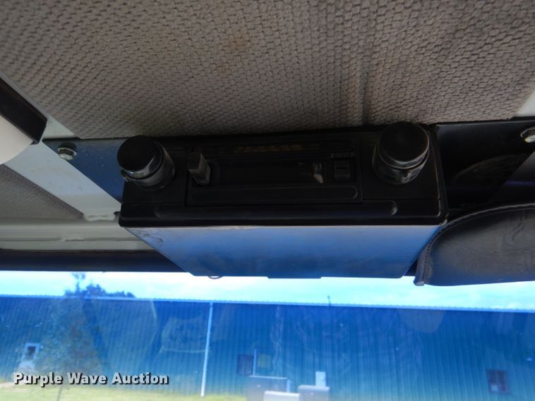 image for item DG1142 2000 Johnston 3000 street sweeper