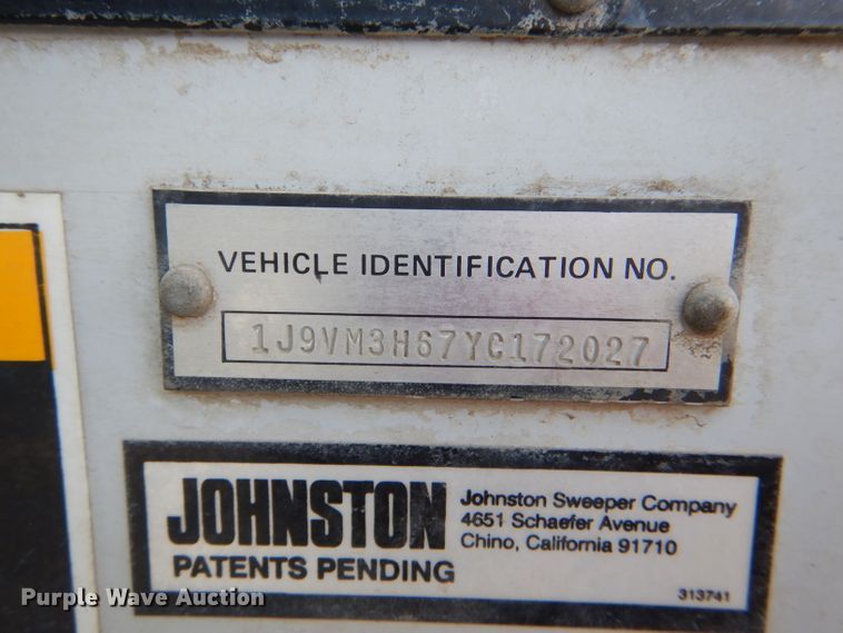 image for item DG1142 2000 Johnston 3000 street sweeper