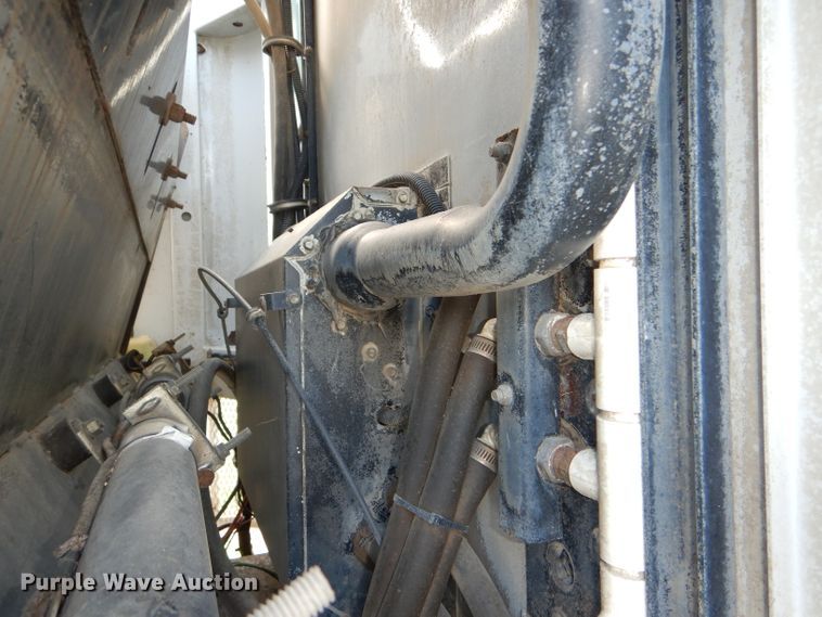 image for item DG1142 2000 Johnston 3000 street sweeper