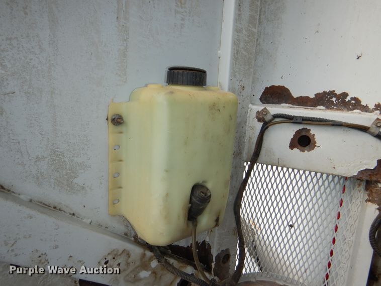 image for item DG1142 2000 Johnston 3000 street sweeper