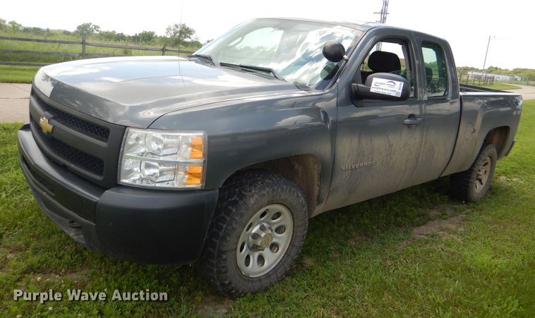 image for item DG4780 2011 Chevrolet Silverado 1500 Ext. Cab pickup truck
