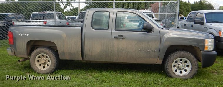image for item DG4780 2011 Chevrolet Silverado 1500 Ext. Cab pickup truck