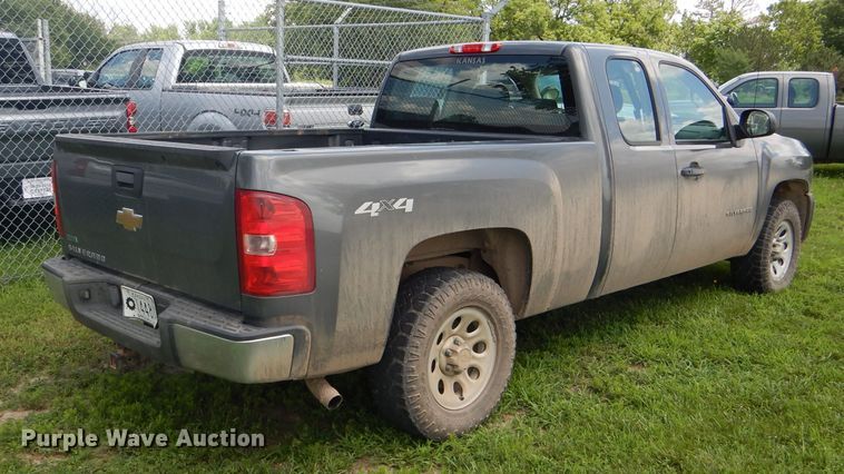 image for item DG4780 2011 Chevrolet Silverado 1500 Ext. Cab pickup truck