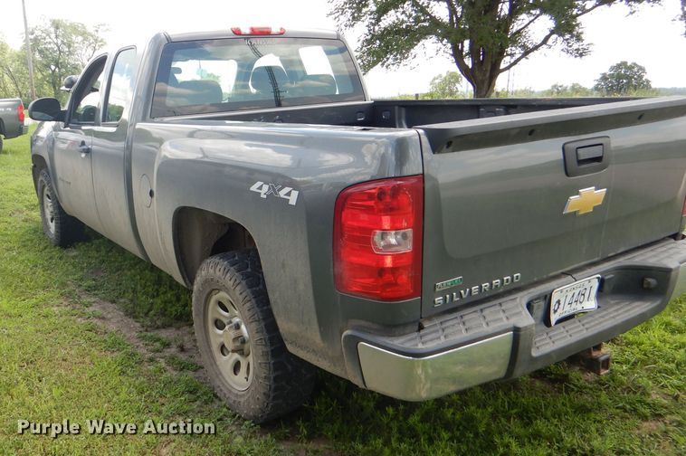 image for item DG4780 2011 Chevrolet Silverado 1500 Ext. Cab pickup truck