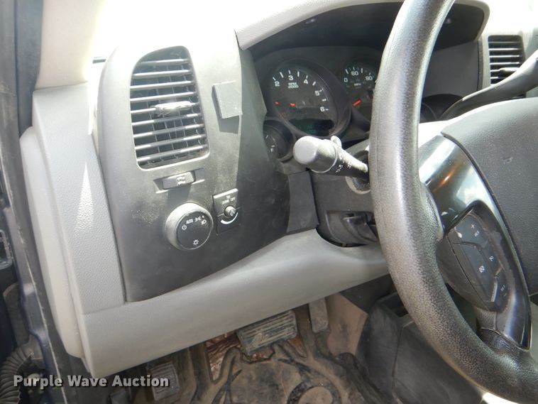 image for item DG4780 2011 Chevrolet Silverado 1500 Ext. Cab pickup truck