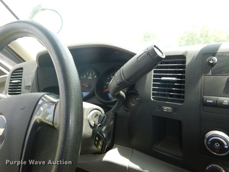 image for item DG4780 2011 Chevrolet Silverado 1500 Ext. Cab pickup truck