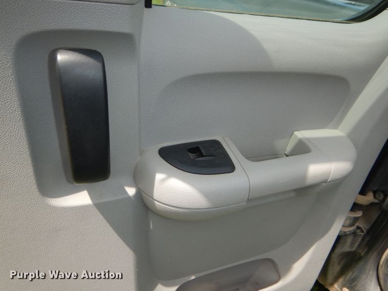 image for item DG4780 2011 Chevrolet Silverado 1500 Ext. Cab pickup truck