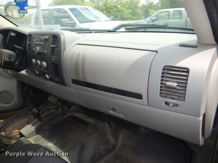 image for item DG4780 2011 Chevrolet Silverado 1500 Ext. Cab pickup truck