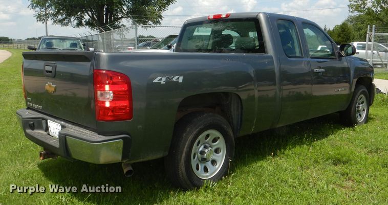 image for item DG4795 2011 Chevrolet Silverado 1500 Ext. Cab pickup truck