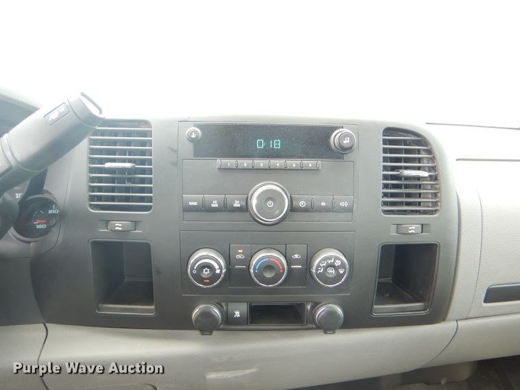 image for item DG4795 2011 Chevrolet Silverado 1500 Ext. Cab pickup truck